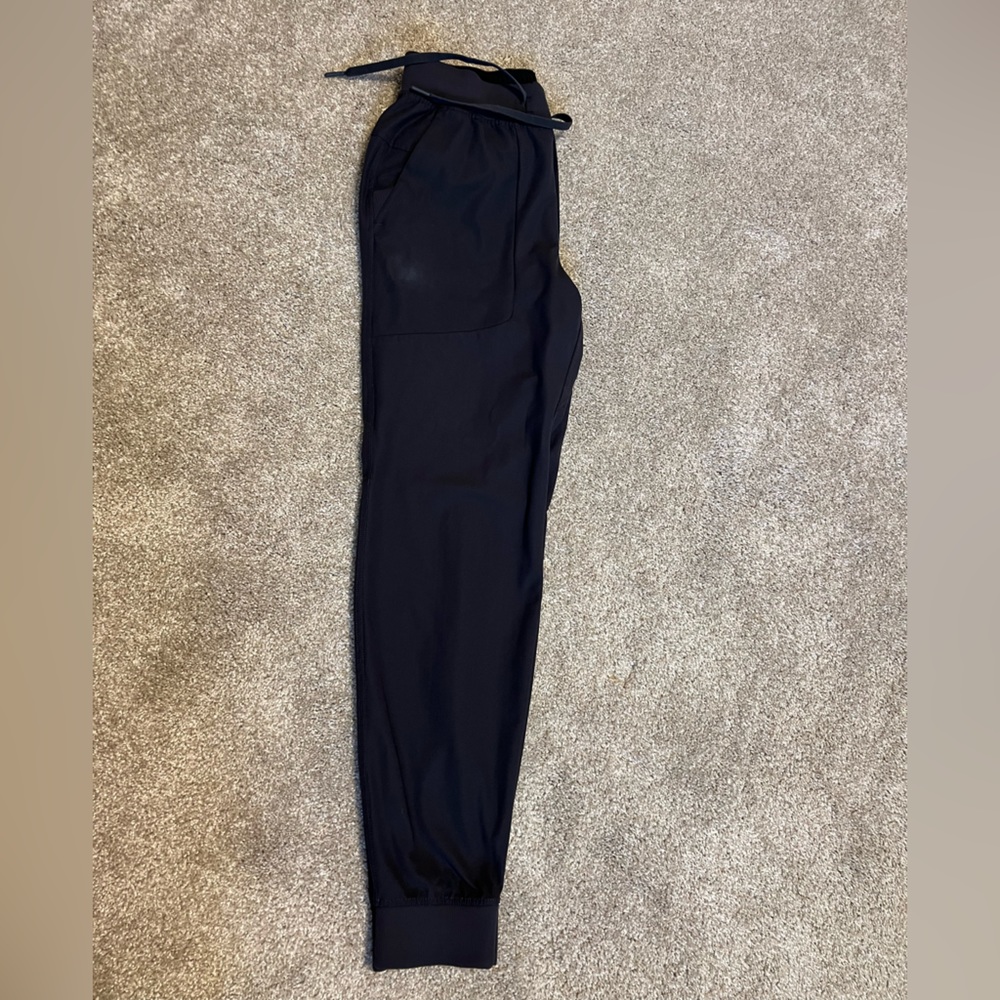 Flawed* Lululemon ABC jogger size small shorter obsidian grey